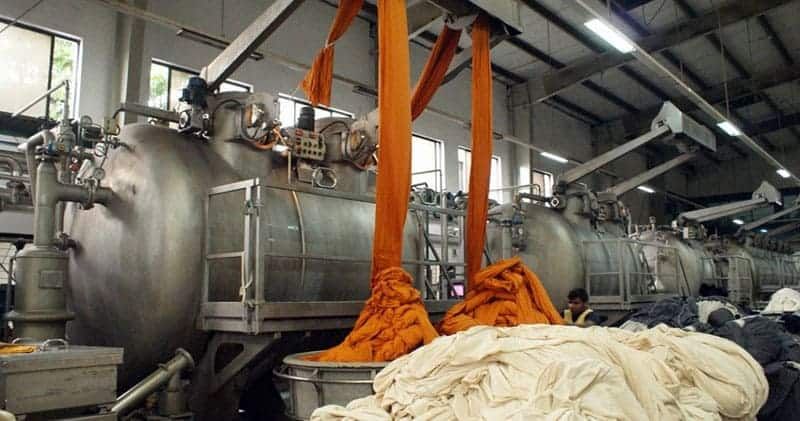 Công ty dệt may Phong Lan - cung cấp đến dịch vụ nhuộm vải giá rẻ