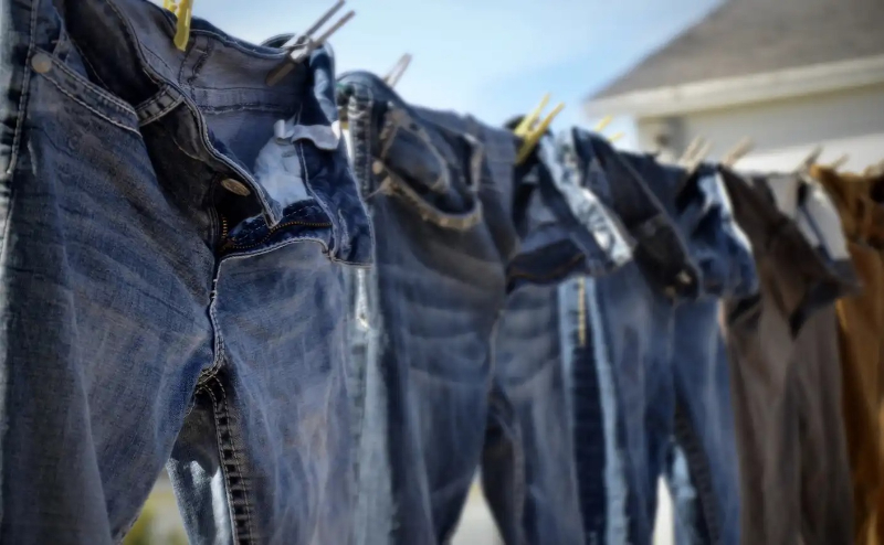 Wash ướt quần jeans (tiếng Anh: Denim Wet Wash Process)
