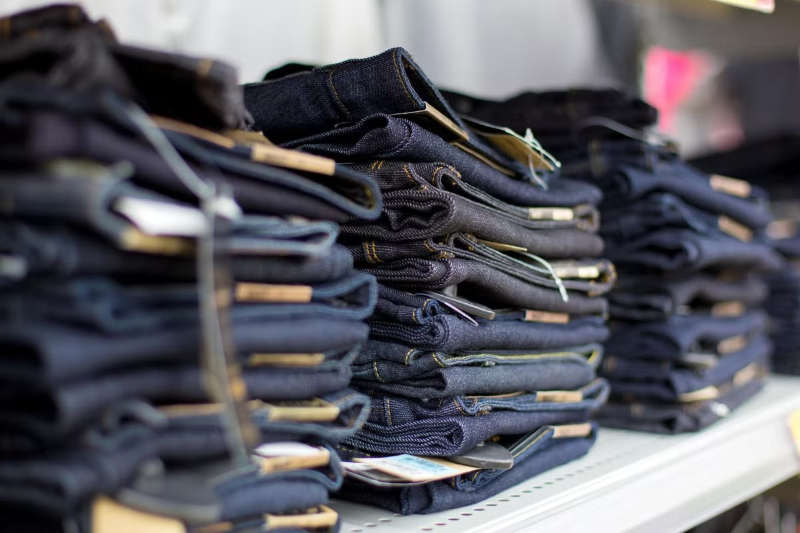 sản phẩm quần jeans tạo ra từ công đoạn whas khô và whas ướt