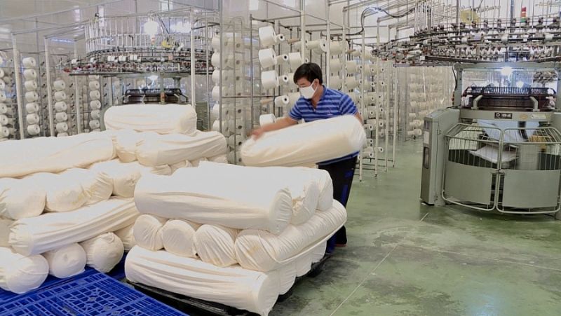 Hiện tại, việc dệt vải được thực hiện công nghiệp trong các nhà máy lớn